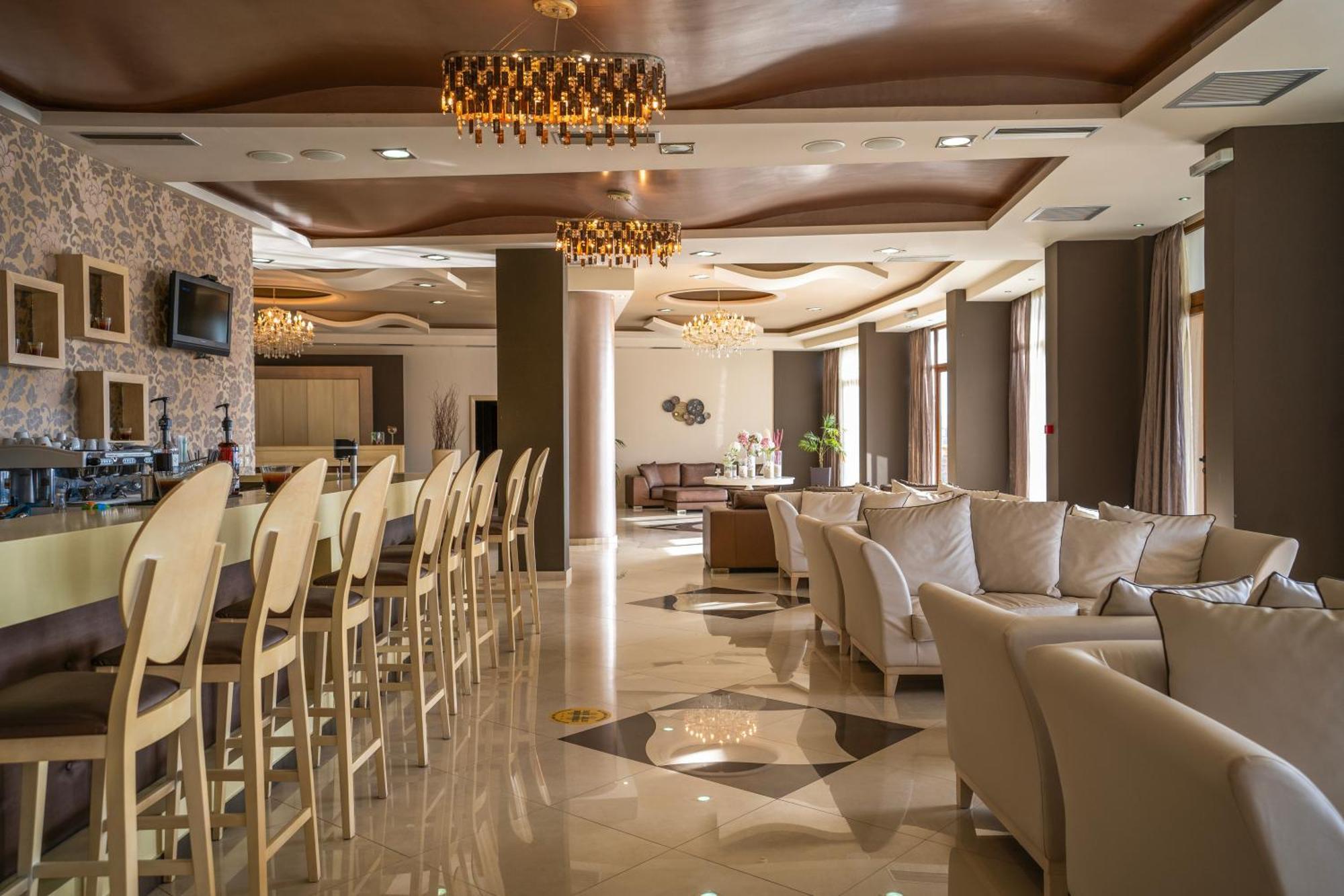 Evia Hotel & Suites Marmari  Exteriör bild