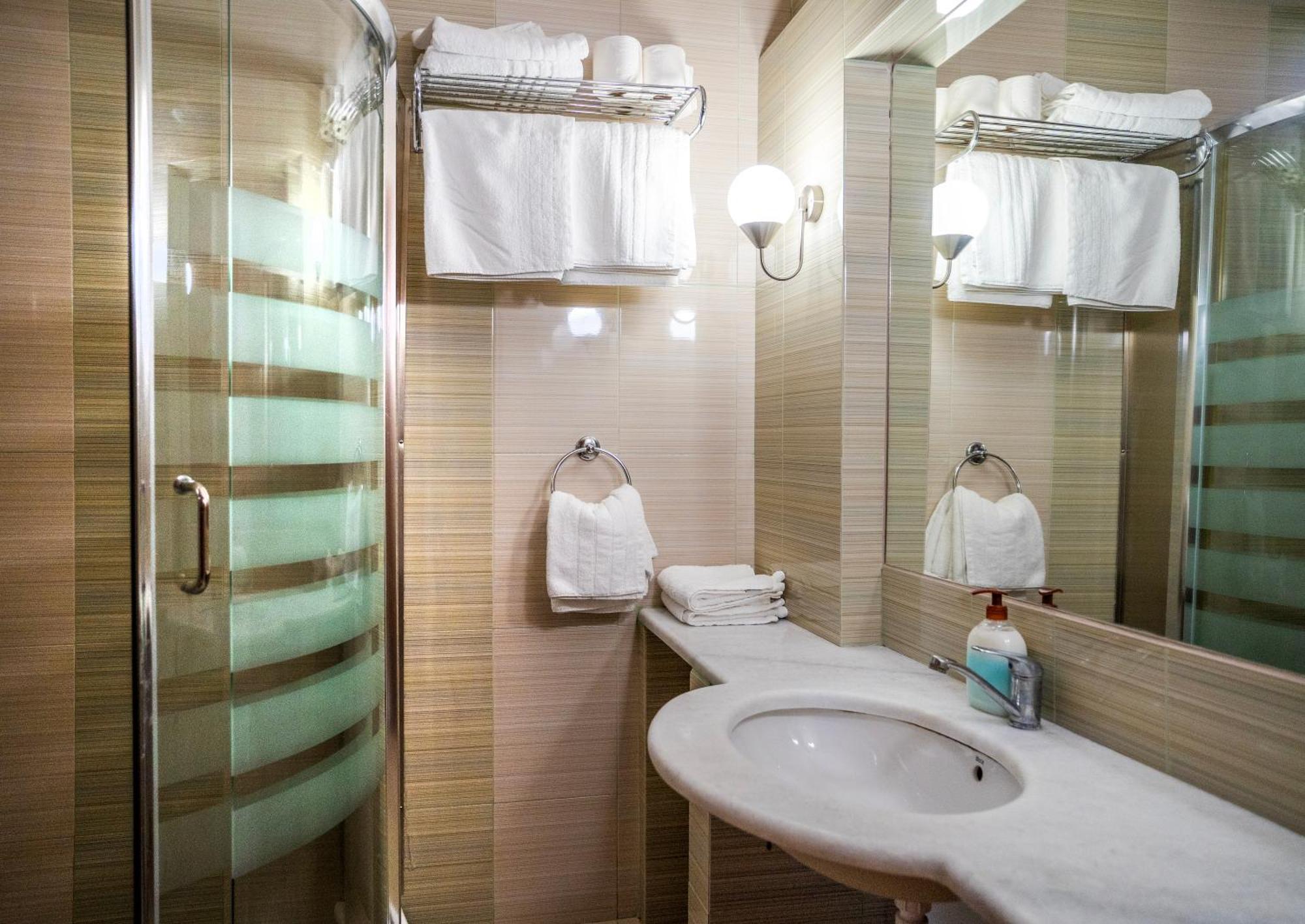 Evia Hotel & Suites Marmari  Exteriör bild