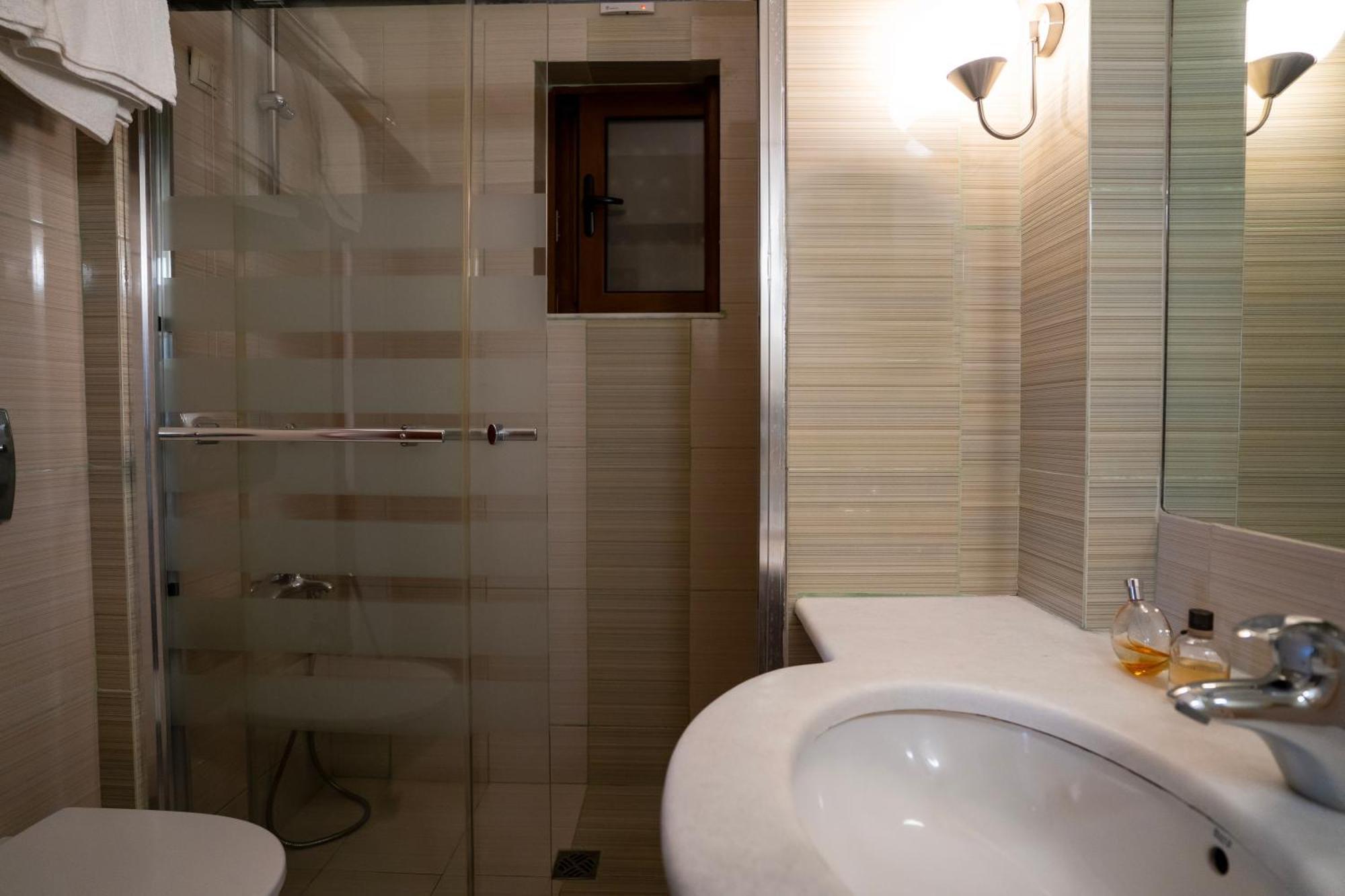 Evia Hotel & Suites Marmari  Exteriör bild