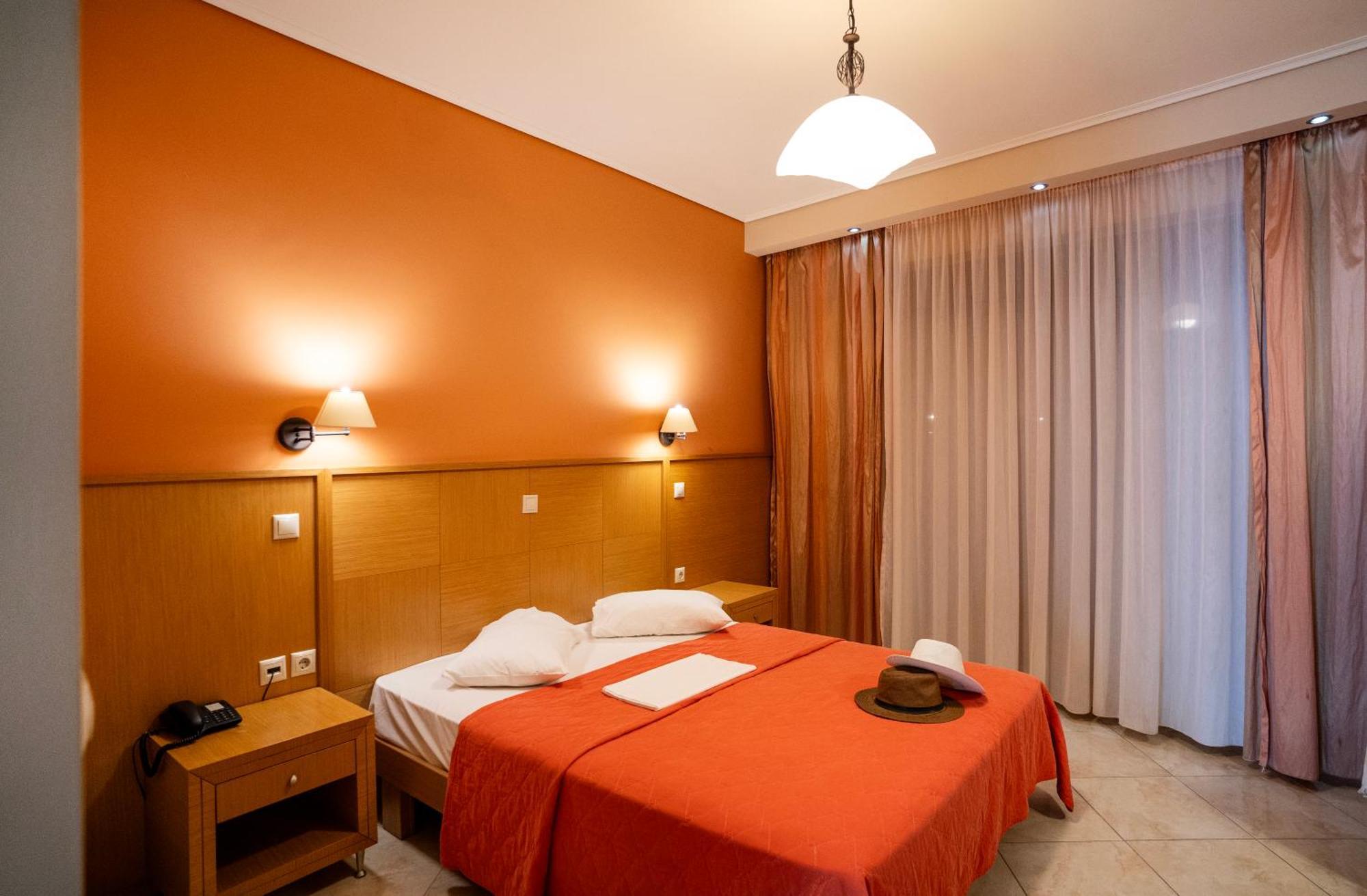 Evia Hotel & Suites Marmari  Exteriör bild