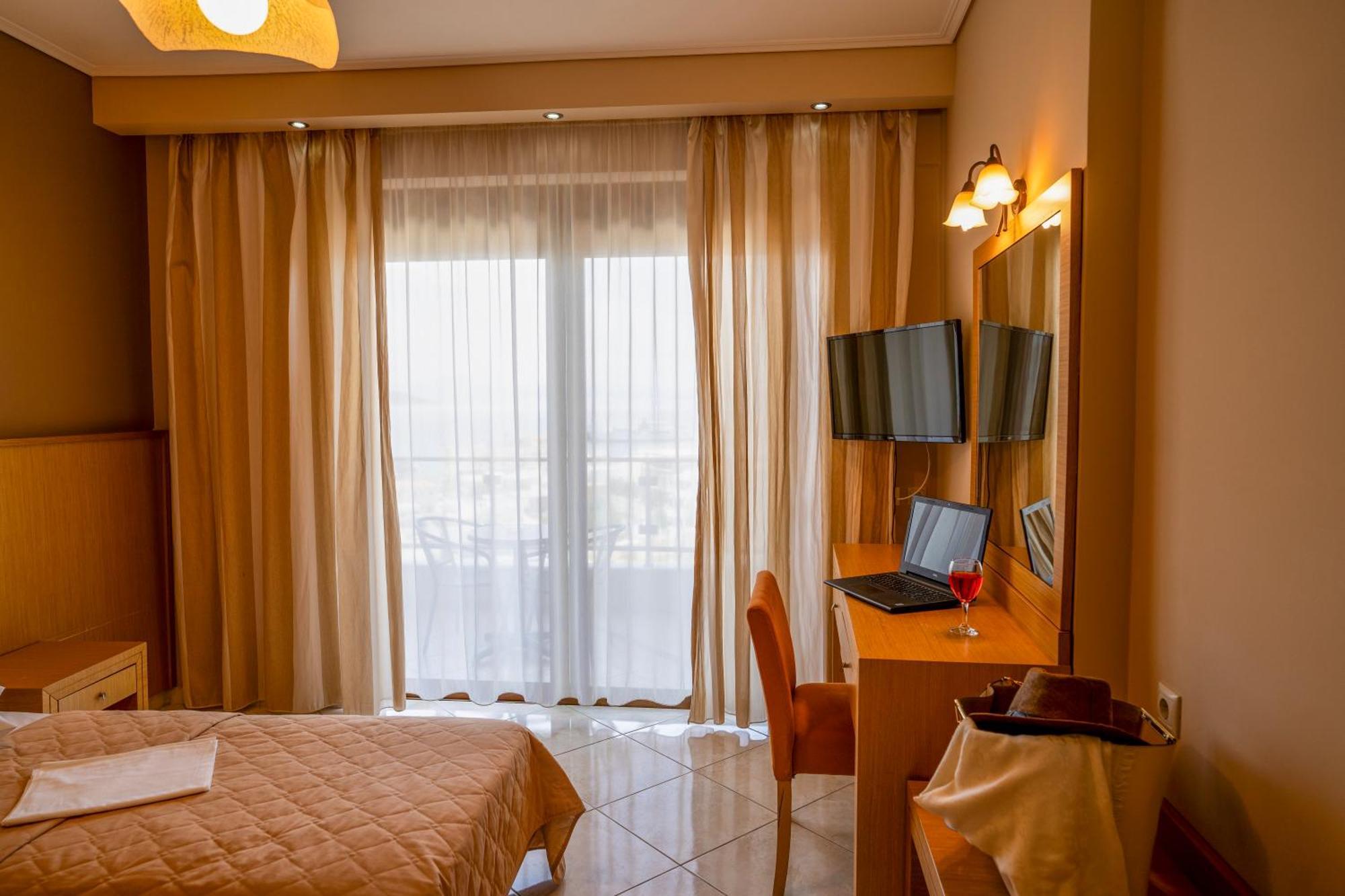 Evia Hotel & Suites Marmari  Exteriör bild
