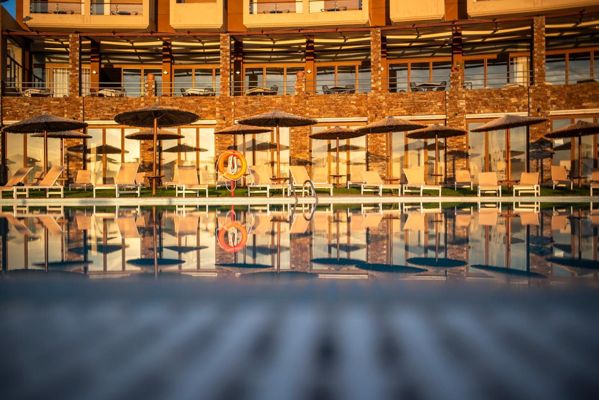 Evia Hotel & Suites Marmari  Exteriör bild