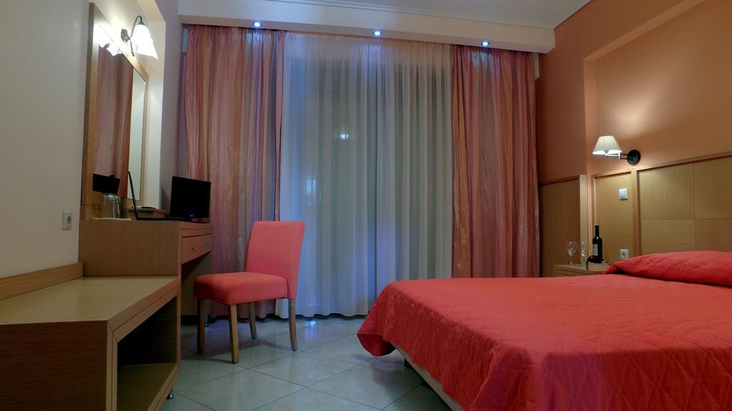 Evia Hotel & Suites Marmari  Exteriör bild